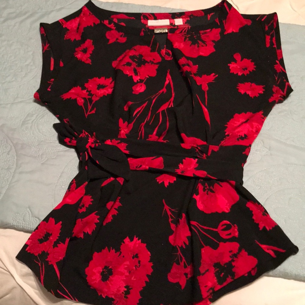 Black & red shirt sleeve top with tie @ waist (M)